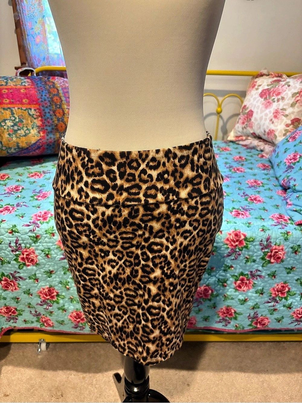 Forever 21 Leopard Print Pencil Skirt Size Large